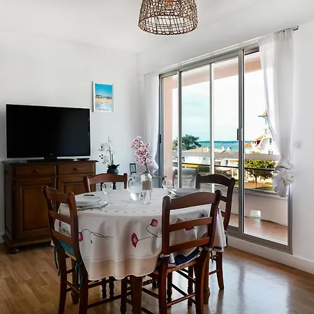 Entierement Renove Avec Vue Sur Le Bassin Et St Yves - Parking Prive Apartman