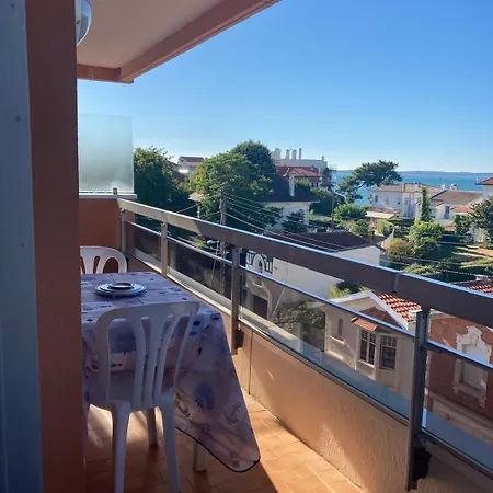 Entierement Renove Avec Vue Sur Le Bassin Et St Yves Parking Prive דירה