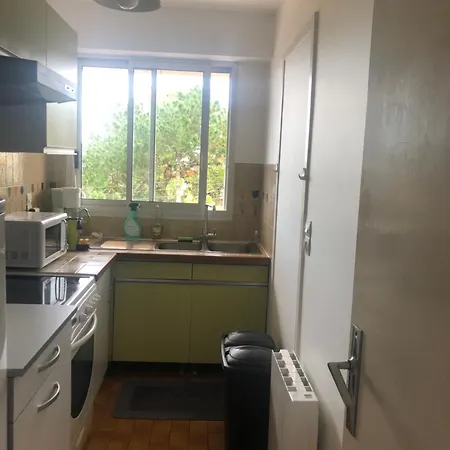 Entierement Renove Avec Vue Sur Le Bassin Et St Yves Parking Prive Apartamento