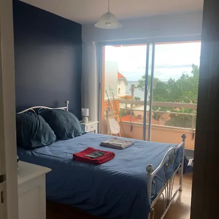 Entierement Renove Avec Vue Sur Le Bassin Et St Yves Parking Prive