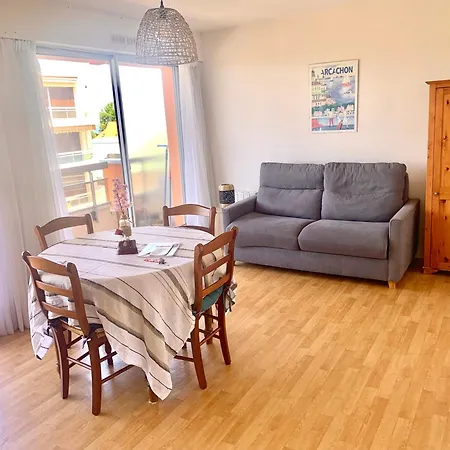 Entierement Renove Avec Vue Sur Le Bassin Et St Yves Parking Prive Arcachon