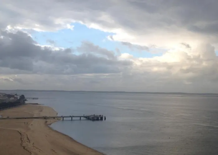 Entierement Renove Avec Vue Sur Le Bassin Et St Yves Parking Prive Apartmán