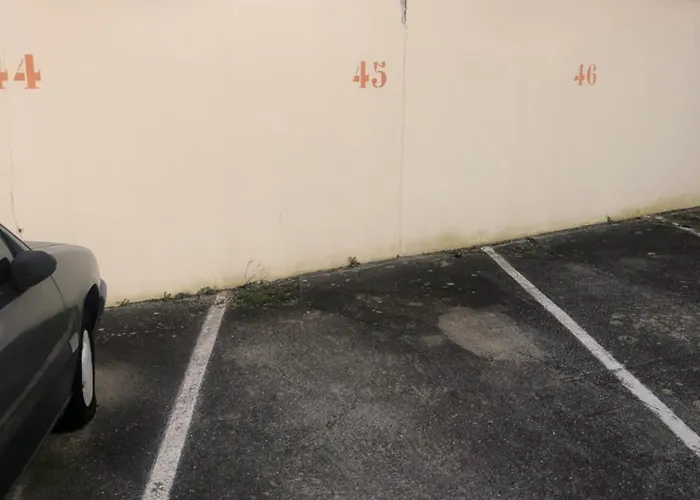 Entierement Renove Avec Vue Sur Le Bassin Et St Yves Parking Prive